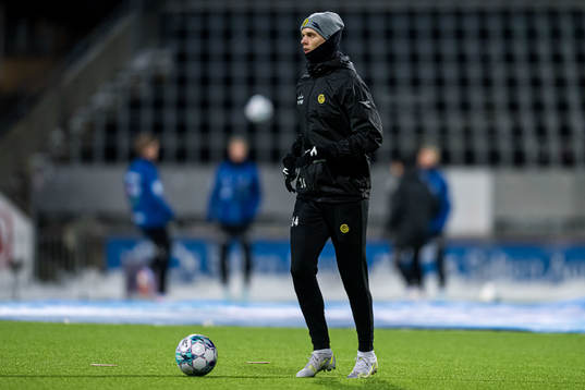 Ulrik Saltnes of Bodø/Glimt warms up