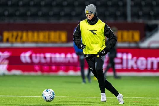 Ulrik Saltnes of Bodø/Glimt warms up