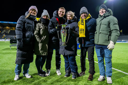 Marius Lode of Bodø/Glimt celebrates with the trophy