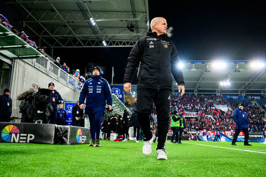 Head coach Geir Bakke of Vålerenga and Head coach Gaute