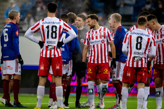 Referee Tore Hansen