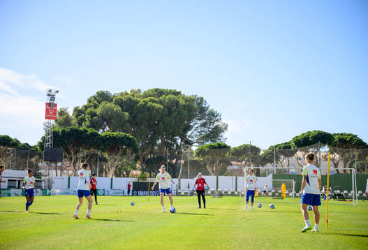 General view of the women's national football team of