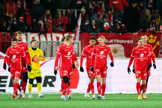 Sivert Heltne Nilsen and teammates of Brann looks dejected