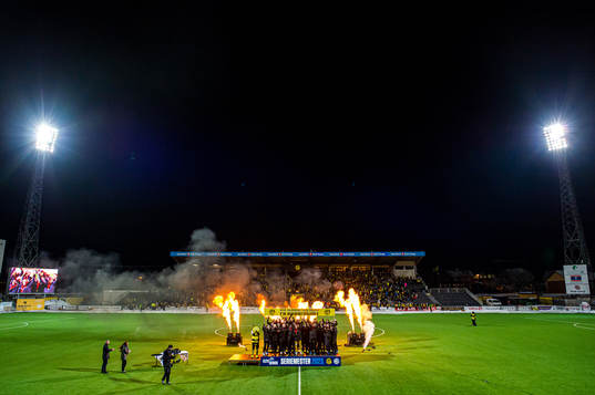 Players of Bodø/Glimt celebrates with the trophy