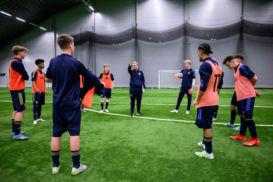 Players gather for a tactical talk