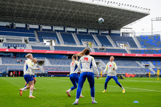 General view of the women’s national football team of