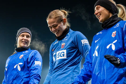 Goalkeeper Aurora Mikalsen, Marthine Østenstad and Lisa
