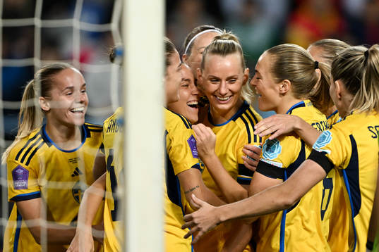 Julia Zigiotti Olme and Stina Blackstenius of Sweden