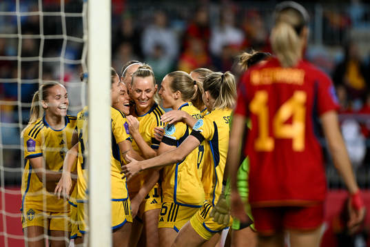 Julia Zigiotti Olme and Stina Blackstenius of Sweden