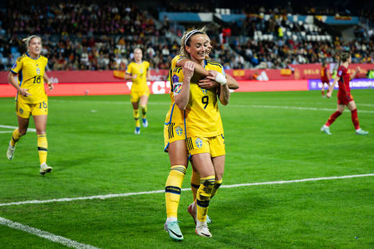 Kosovare Asllani and Johanna Rytting Kaneryd of Sweden