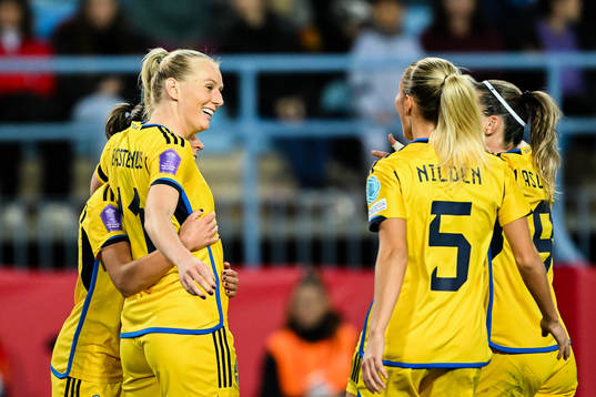 Stina Blackstenius of Sweden celebrates the 1-3 goal