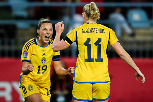 Johanna Rytting Kaneryd and Stina Blackstenius of Sweden