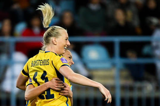 Johanna Rytting Kaneryd and Stina Blackstenius of Sweden