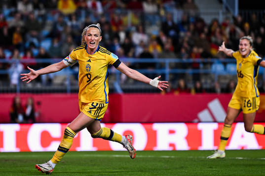 Kosovare Asllani of Sweden celebrates the 1-2 goal