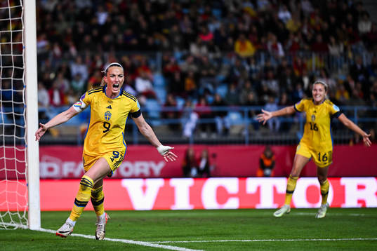 Kosovare Asllani of Sweden celebrates the 1-2 goal