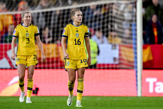 Linda Sembrant and Filippa Angeldahl of Sweden look dejected