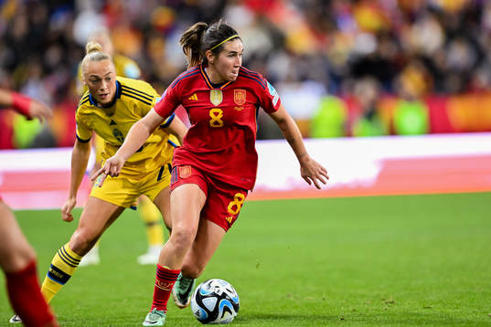 Hanna Bennison of Sweden and Mariona Caldentey of Spain