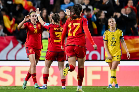 Esther González Rodriguez of Spain celebrates the 3-3 goal