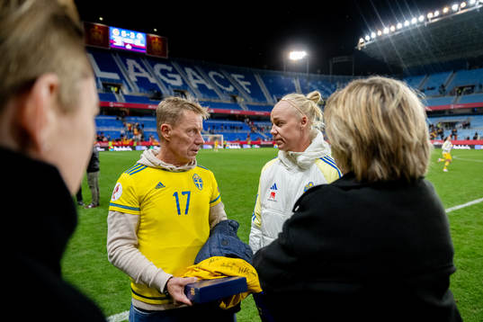 Mikael Seger with Caroline Seger of Sweden