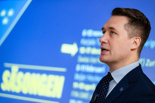 Sveriges förbundskapten Sam Hallam