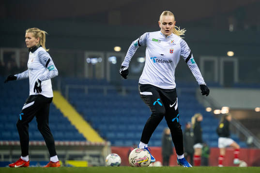 Karina Sævik of Norway warms up