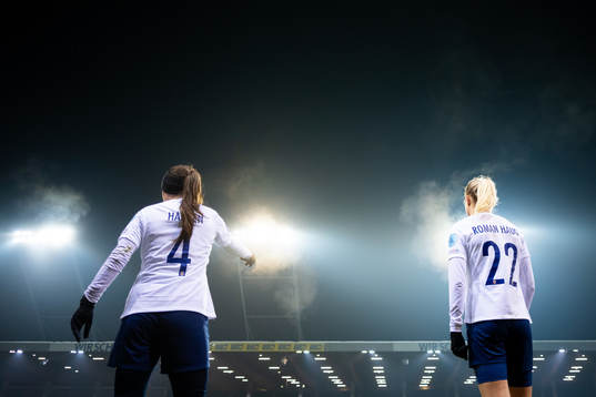 Tuva Hansen and Sophie Román Haug of Norway