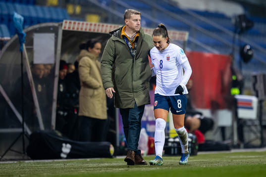 Leif Gunnar Smerud, head coach of Norway, and Vilde Bøe