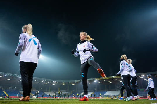 Ada Hegerberg of Norway warms up