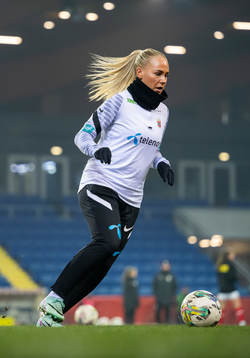 Cathinka Tandberg of Norway warms up