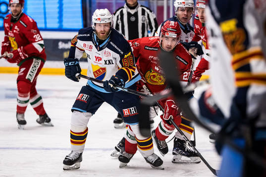 Djurgårdens IFs Linus Klasen och Mora IKs Ludvig Levinsson