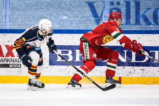Djurgårdens IFs Wiktor Nilsson och Mora IKs Kristoffer