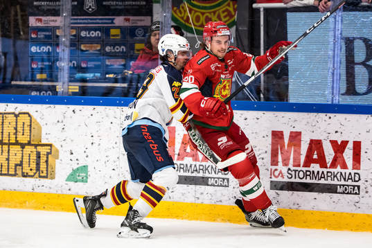 Djurgårdens IFs Axel Andersson och Mora IKs Gustav