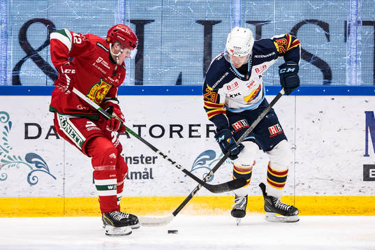 Mora IKs Filip Björkman och Djurgårdens IFs Axel Andersson
