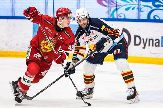 Mora IKs Noah Steen och Djurgårdens IFs Alexander Ytterell