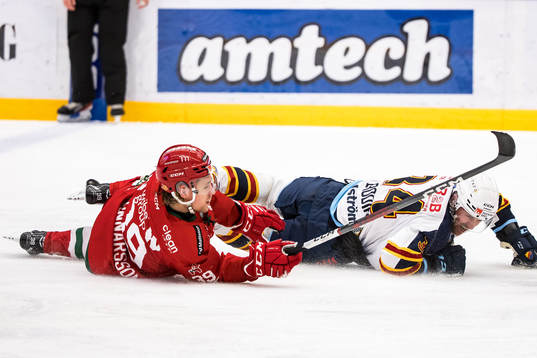Mora IKs Kristoffer Gunnarsson och Djurgårdens IFs Daniel
