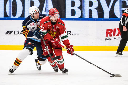 Djurgårdens IFs Anton Gradin och Mora IKs Ludvig Levinsson