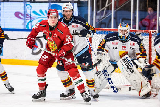 Moras Noah Steen och Djurgårdens Alexander Ytterell och