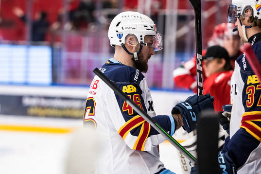 Djurgårdens Albin Grewe utvisas 5+10 game