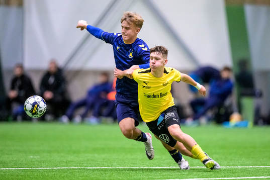 Bröndbys Philip Søndergaard och Mjällbys Kimmen Nennesson