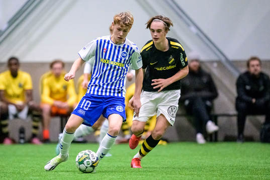 Odenses Viktor Bender och AIKs Yannick Geiger
