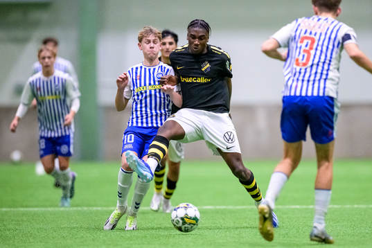 Odenses Viktor Bender och AIKs Arthur Konan