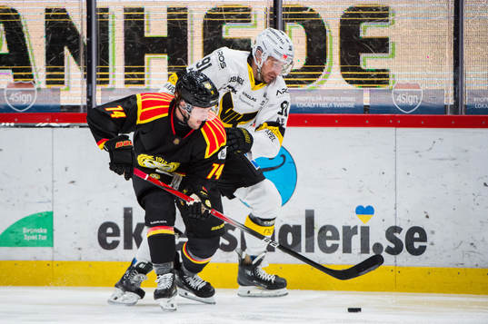 Brynäs Chad Billins och Västerås Nicholas Hutchison