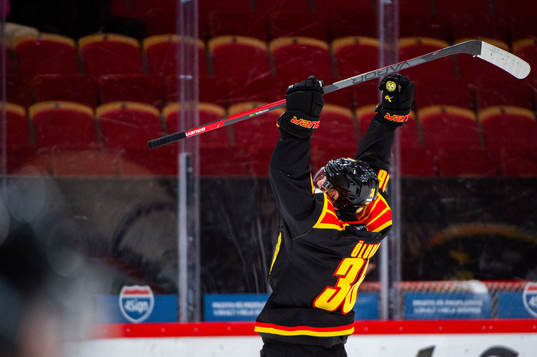 Brynäs Linus Ölund jublar
