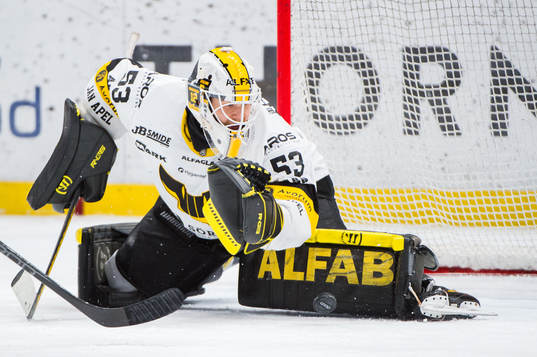Västerås målvakt Niilo Halonen med