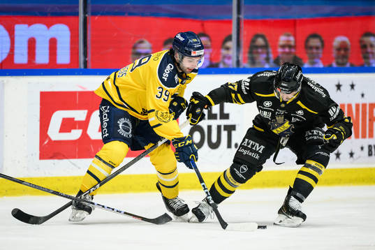 Södertälje SKs Stelio Mattheos och AIKs Kristoff Kontos