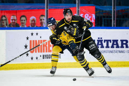Södertälje SKs Daniel Norbe och AIKs Branden Troock