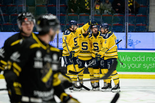 Södertälje SKs Marcus Eriksson jublar