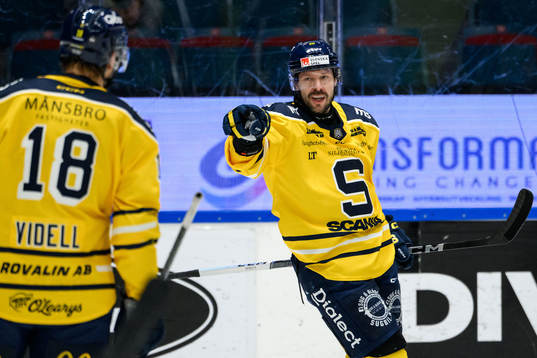 Södertälje SKs Marcus Eriksson jublar