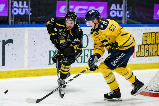 AIKs Arvid Degerstedt och Södertälje SKs Julius Bergman