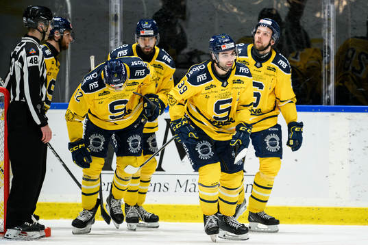 Södertälje SKs Stelio Mattheos jublar